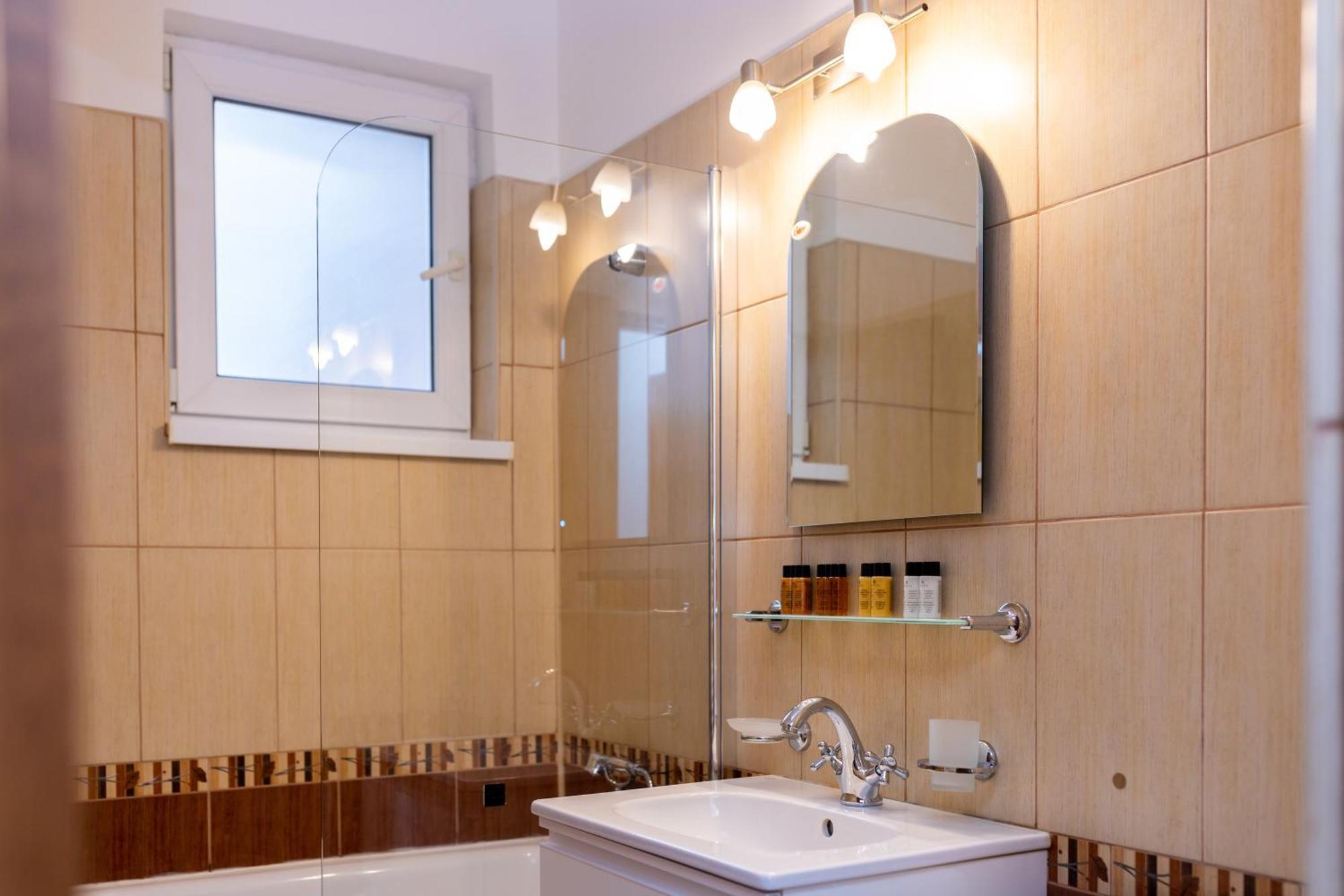 Apartament Octavia Hunedoara Extérieur photo